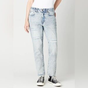 Relaxed Madison Boyfriend Women's Jeans in Distresses blue